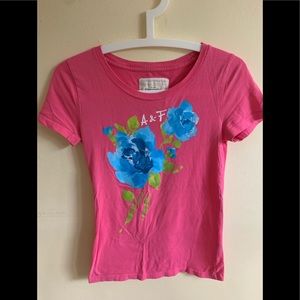 Abercrombie& Fitch Girls Pink T Shirt Short Sleeves w Blue Watercolor Flowers